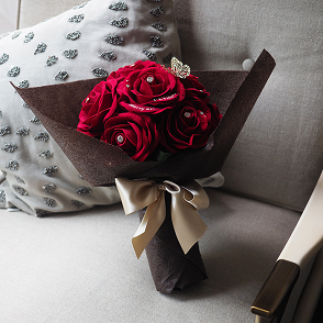 彼女へ贈るプロポーズフラワーギフト　メリアルーム　12本の赤バラの花束とガラス花瓶セット(ダズンローズ)の商品画像